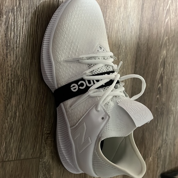 New New Balance Basketball shoes - Picture 2 of 5